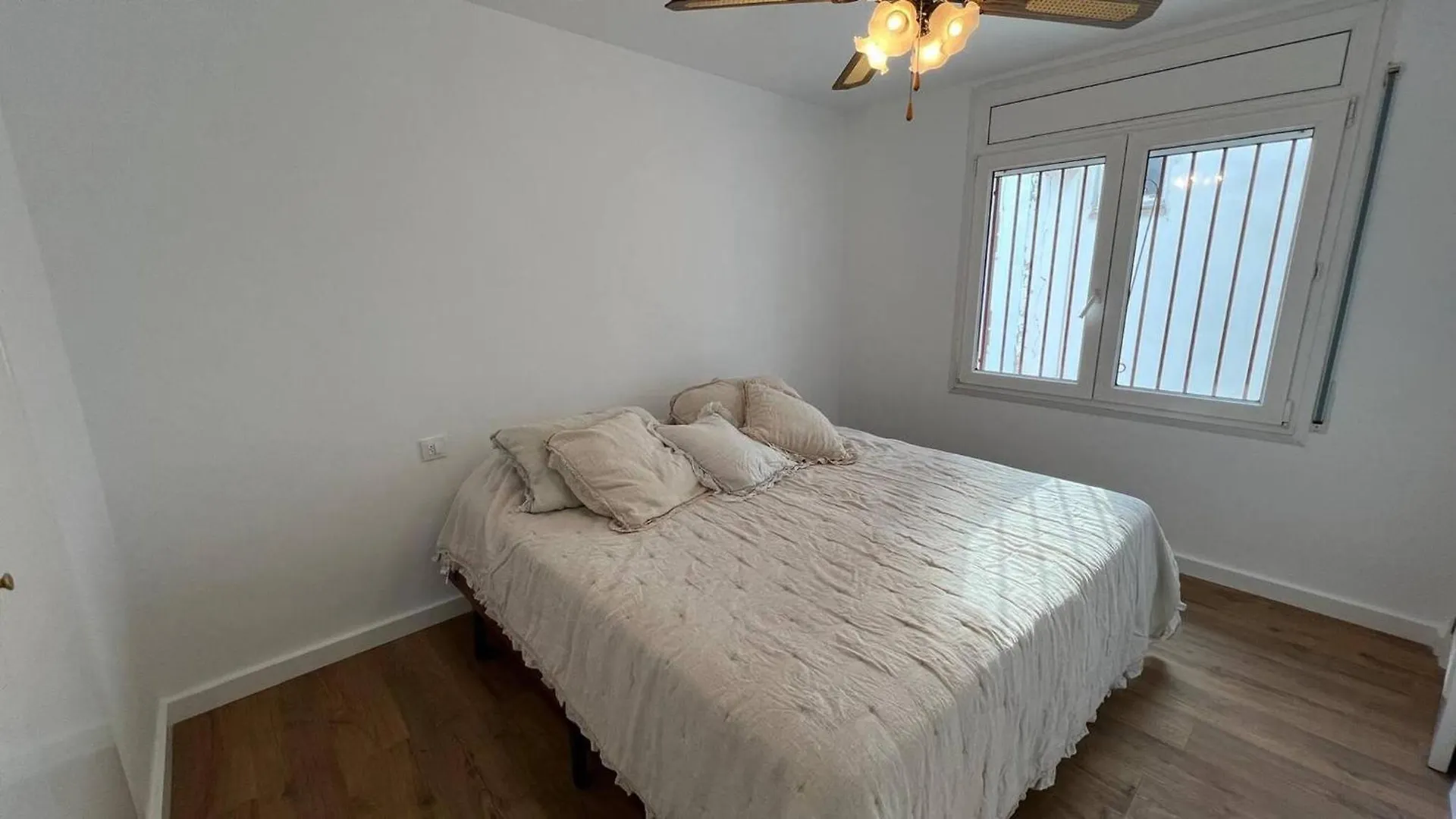 Bonito Duplex En Roses Con Vistas Al Mar Cerca De La Playa Apartment