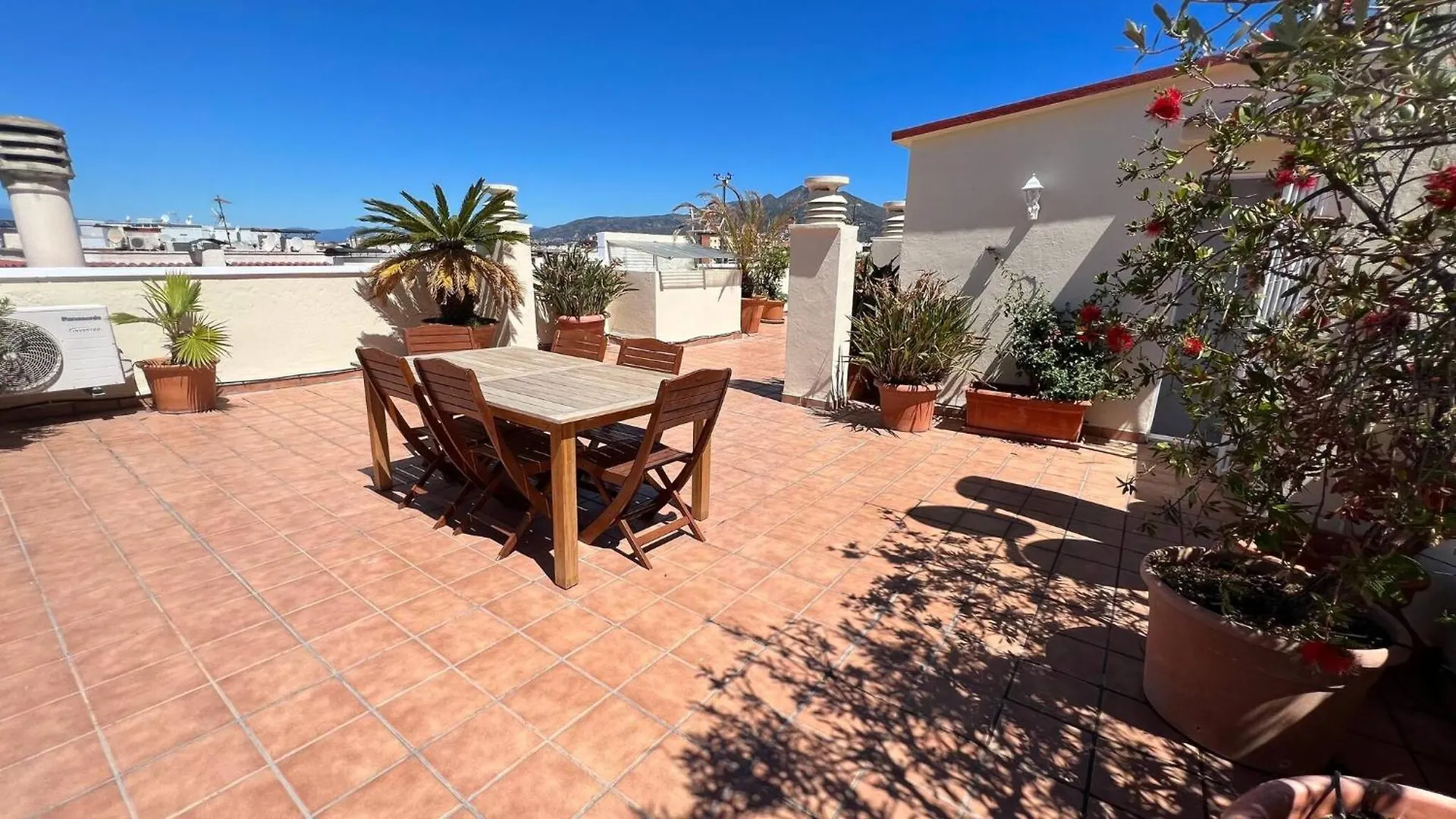 Bonito Duplex En Roses Con Vistas Al Mar Cerca De La Playa Apartment