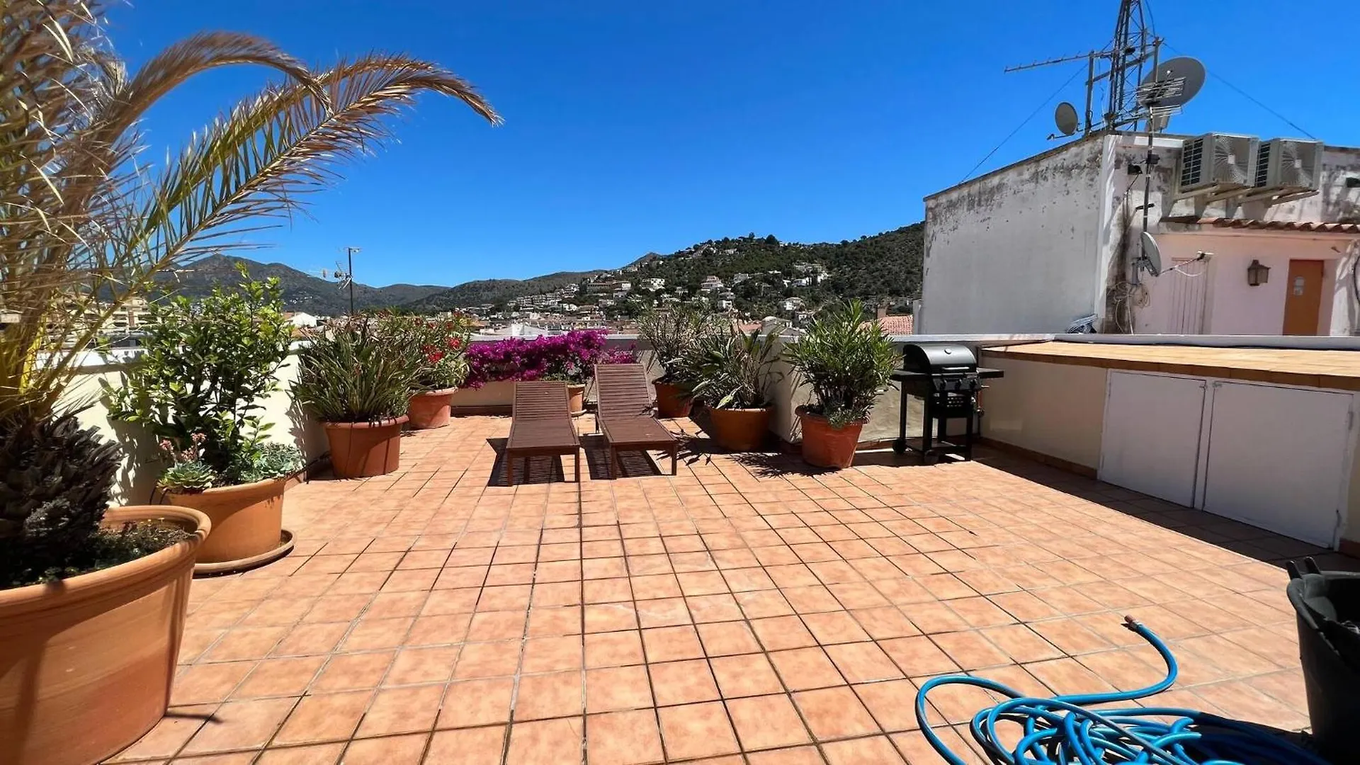Bonito Duplex En Roses Con Vistas Al Mar Cerca De La Playa Apartment
