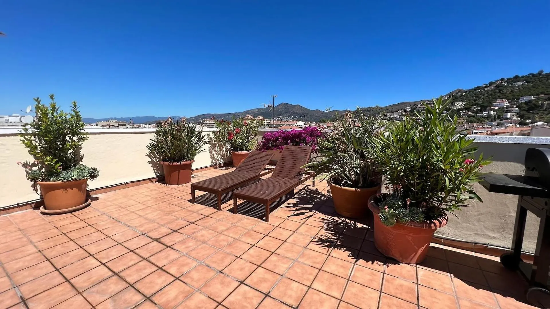 Bonito Duplex En Roses Con Vistas Al Mar Cerca De La Playa Apartment Spain